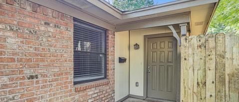 Building Photo - 2107 Mistletoe Ave
