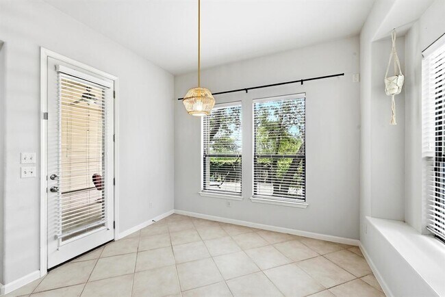 Building Photo - 1611 Rimstone Dr