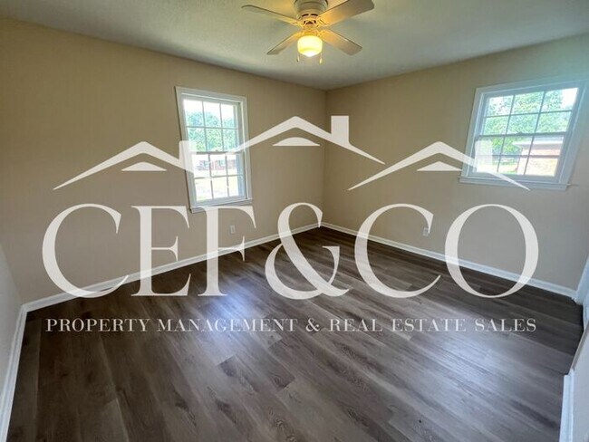 Building Photo - Adorable 2 bedroom 1 bathroom duplex now available in Inman!