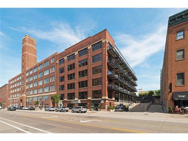Building Photo - 618 N Washington Ave