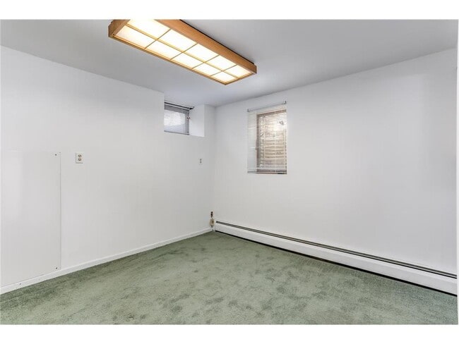 Building Photo - 2331 W Medicine Lake Dr