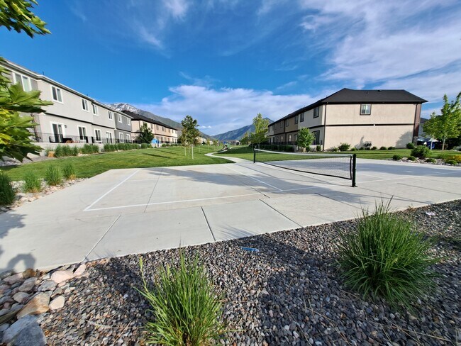 Building Photo - 755 N 2560 E