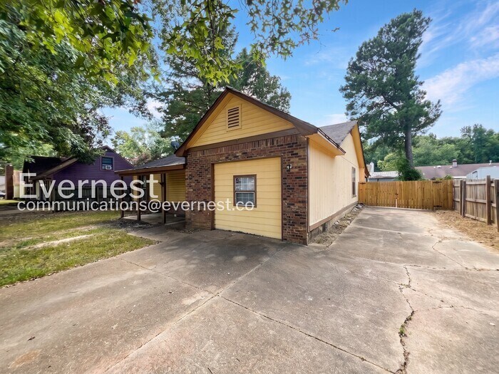 Building Photo - 5787 Northland Dr