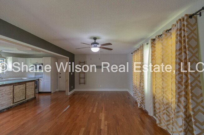 Building Photo - 1/2 off your first month's rent! Charming 4-Bedroom Home in Chattanooga with Spacious 1900 Sq Ft ...