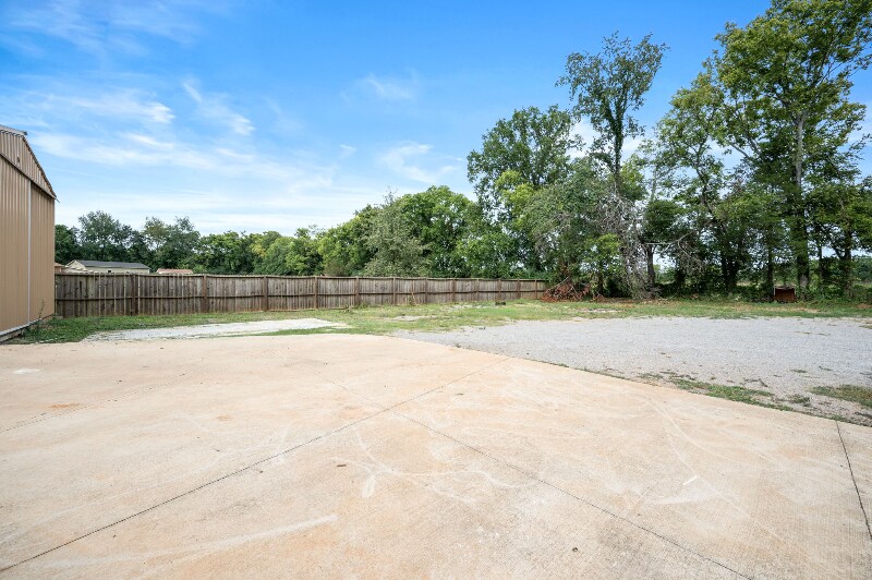 Building Photo - 2178 N Ranch Rd