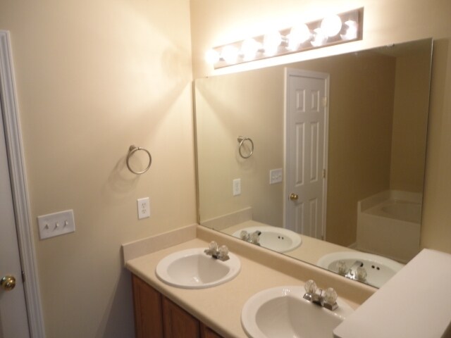 Building Photo - 3961 Tyler Bluff Ln