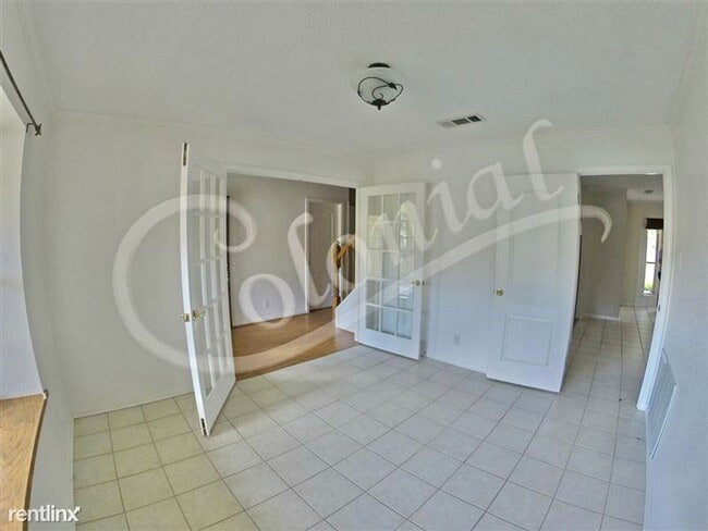 Building Photo - AVAILABLE JANUARY 15TH