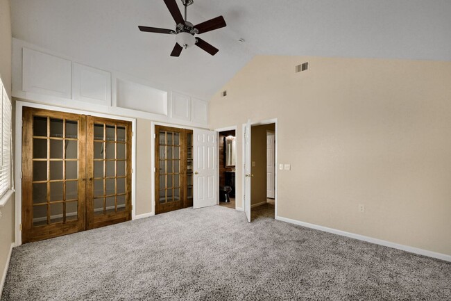 Building Photo - 1490 Bergen Rock St