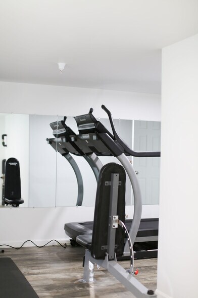 Building Photo - 15458 SW Mallard Dr