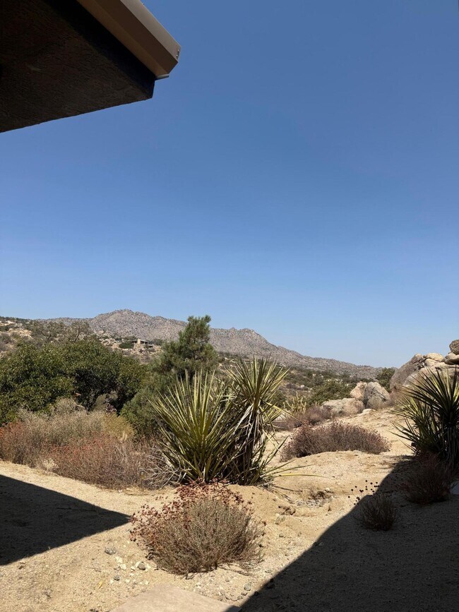 Building Photo - 60913 Manzanita Rd