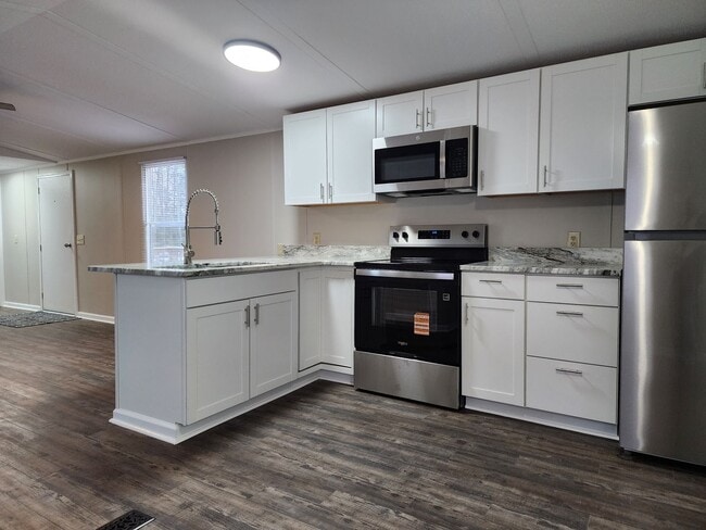 Building Photo - 110 Poston Dr