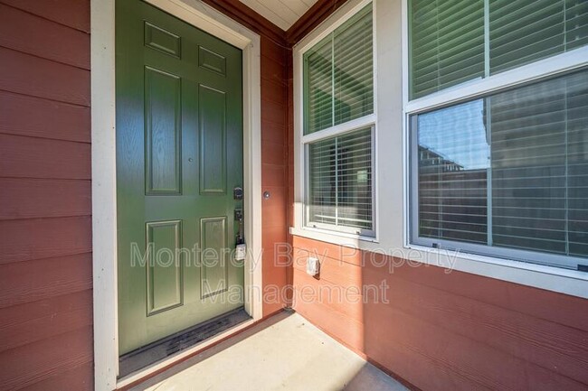 Building Photo - 3008 Lighthouse Ln