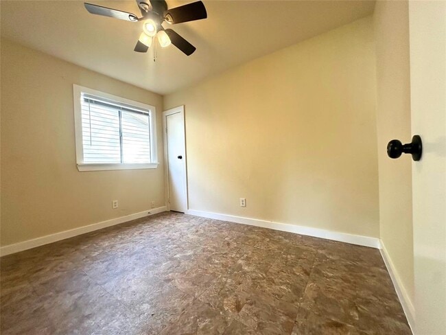 Building Photo - 2525 Dovemeadow Dr