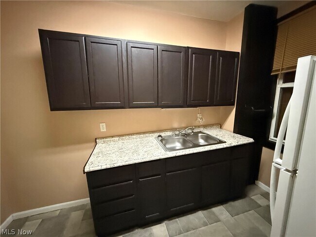 Building Photo - 1076 Ackley St