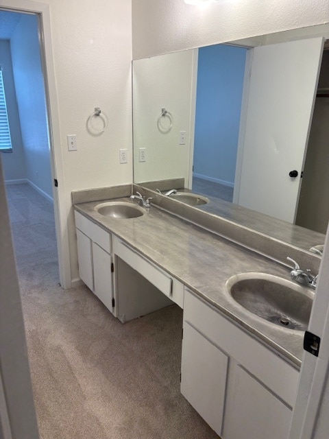 Upstairs Connecting Bathroom - 12800 Copper Cliff Ave