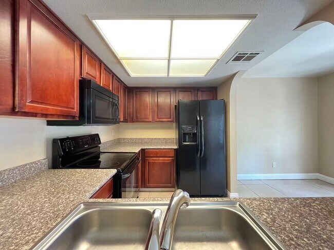 Building Photo - Charming home located in  Henderson