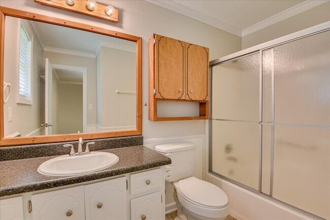 Building Photo - 608 Cedarwood Ct