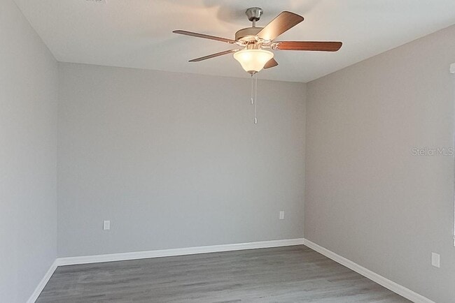 Building Photo - 8716 SW 44th Ct