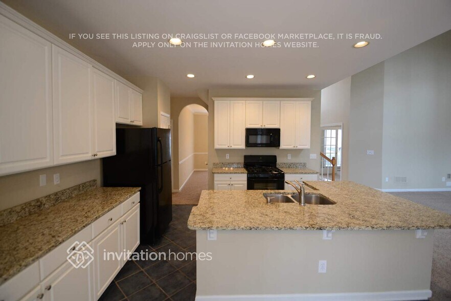 Building Photo - 2370 Rose Walk Dr