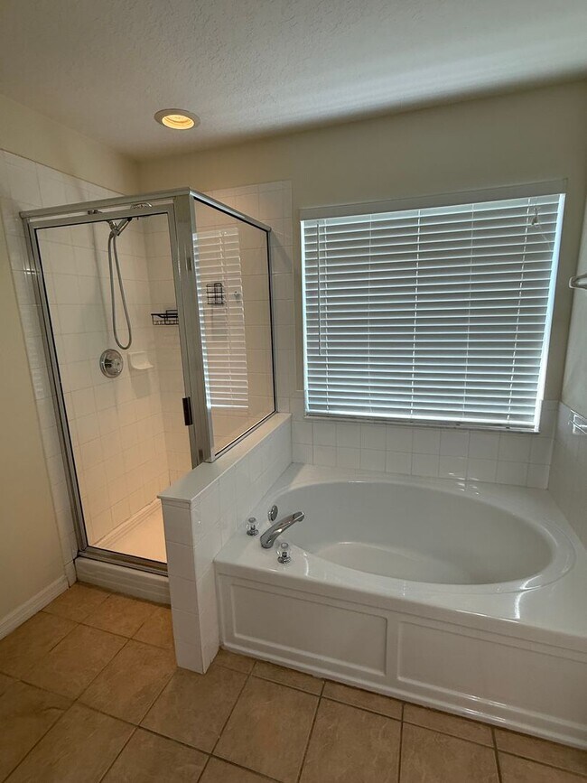Building Photo - Coming Soon!  3 BR/2.5BA | Newly Renovated Townhome | In-Unit Laundry| Parking in Westchase!