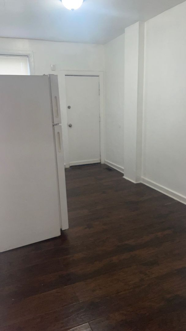 Building Photo - 2406 Druid Hill Ave