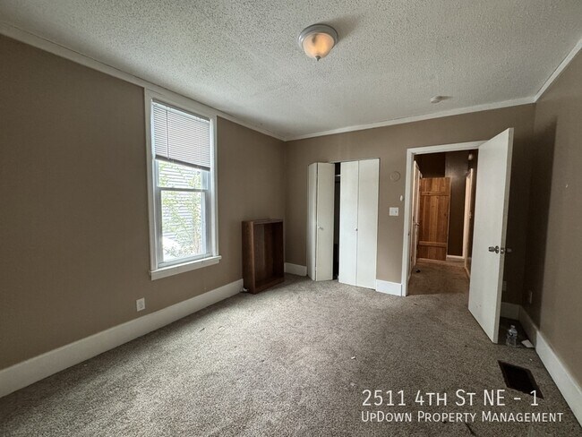 Building Photo - 2511 4th St NE