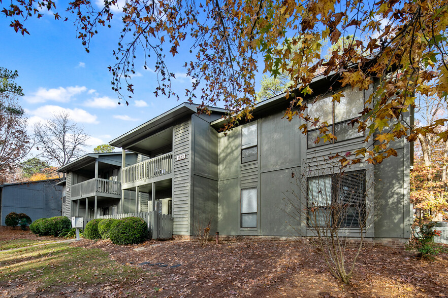 Building (Front) - 1853 Tryon Dr