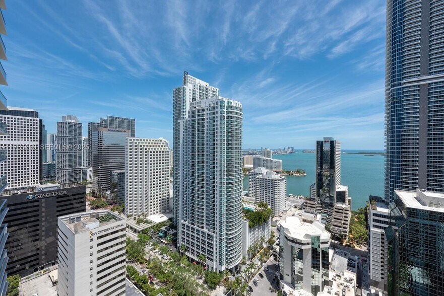 Building Photo - 1010 Brickell Ave