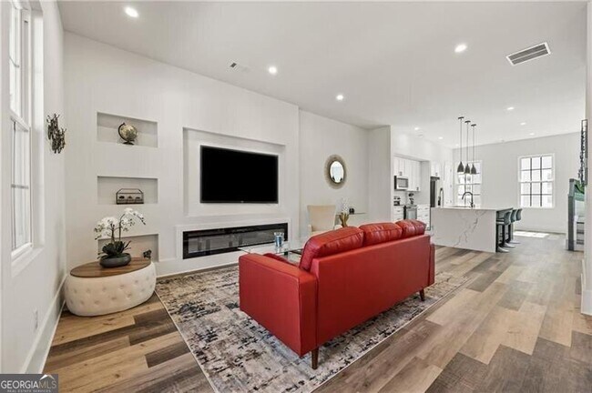 Building Photo - 3165 Dogwood Dr