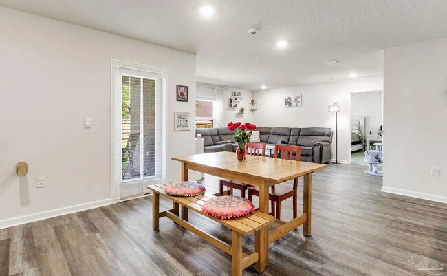 Building Photo - 9768 MilleeLoop