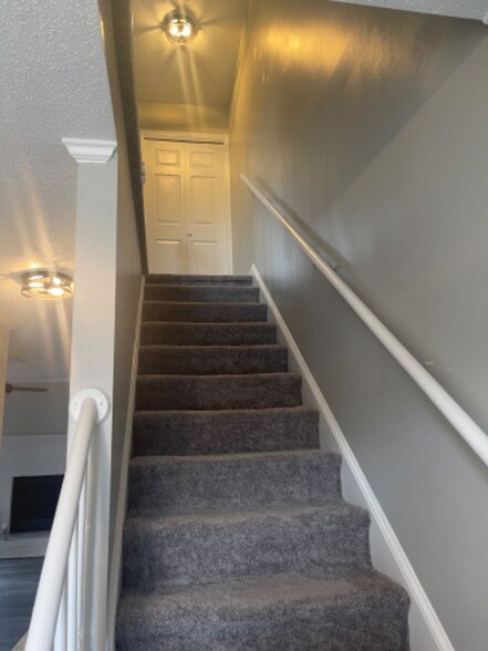 Building Photo - 1139 Glendale Dr
