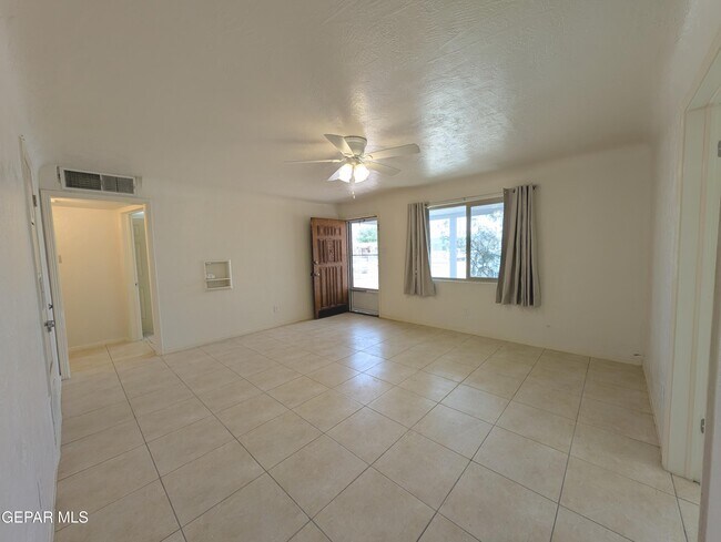 Building Photo - 8921 Mt Olympus Dr