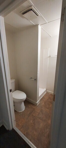 Building Photo - 2802 S Main St