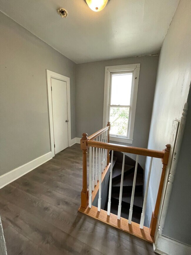 Building Photo - 502 Neosho St