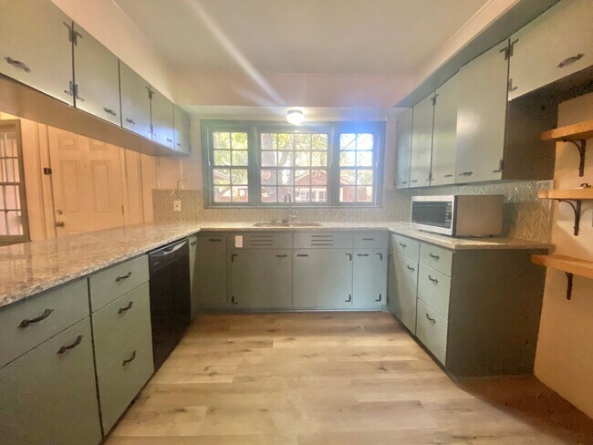 Building Photo - PRE- LEASING NOW for 7/09/2026