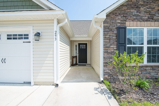 Building Photo - 293 Crossroads Store Dr