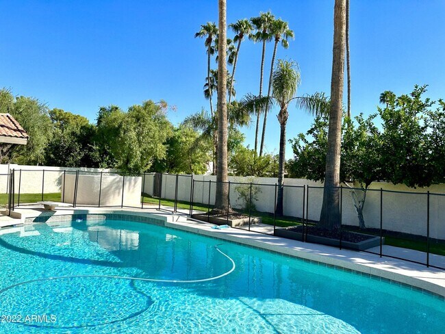Building Photo - 8601 E Irish Hunter Trail