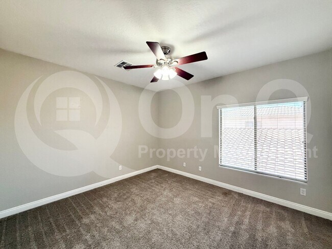 Building Photo - 2049 W Periwinkle Way