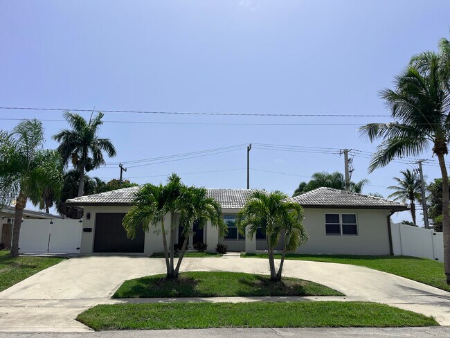 Primary Photo - 898 SW 12th Terrace