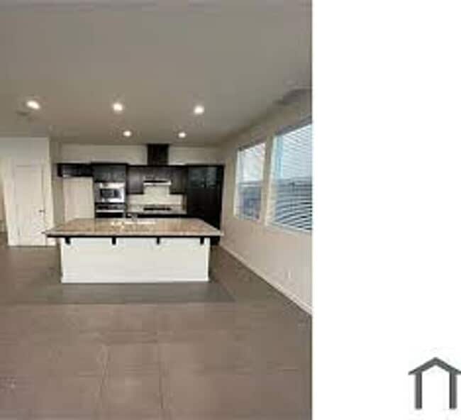 Building Photo - Beautiful 3 bedroom / 2.5 Bathroom for ren...