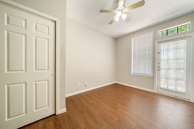 Building Photo - UT PRE-LEASE: 2 BD / 2 BA