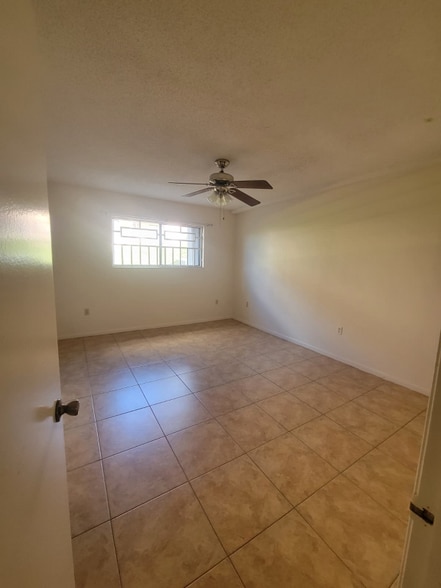 Building Photo - 5320 W 21st Ct