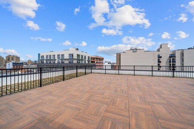 Building Photo - 337 Johnston Ave