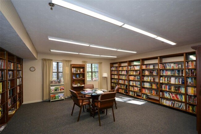 Building Photo - 475 Mount Vernon Hwy NE