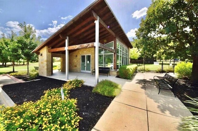 Building Photo - 1056 Winnsboro Lp