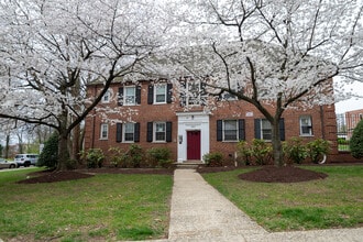Building Photo - 3926 Southern Ave SE