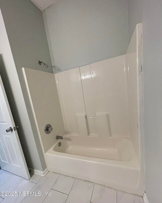 Building Photo - 6057 Maggies Cir