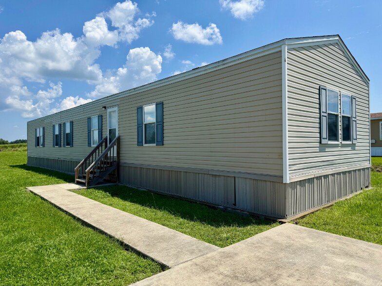 Building Photo - 172 Bently Dr