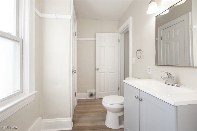 Building Photo - 13621 Cranwood Dr