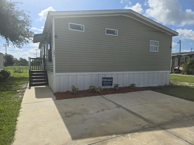 Building Photo - 7071 Greenbrier Village Dr